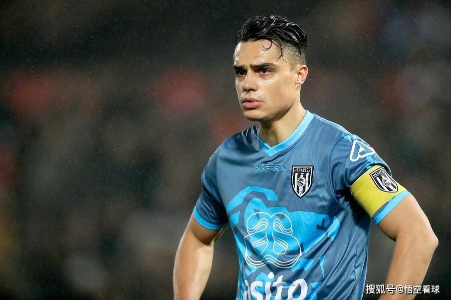 赛地聚焦——荷甲清晨热度飙升，塞维利亚远射贴柱，话题不断，赛季目标并未改变的简单介绍-爱游戏平台