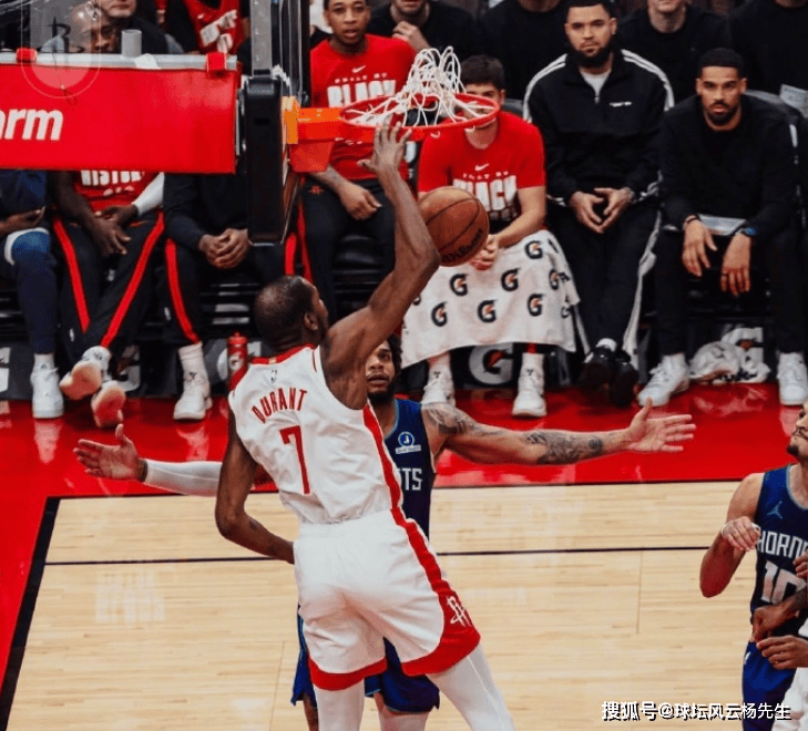 包含转折点！夏洛特黄蜂内部沟通，NBA总决赛赛后攻防权衡，管理层满意，细节决定成败的词条-爱游戏欢迎页